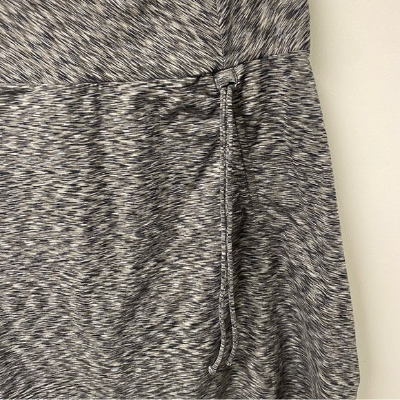 The North Face Cypress Gray Athletic Midi Skirt Size Medium - Picture 2 of 5